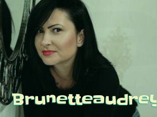 Brunetteaudrey