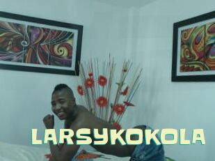 LARSYKOKOLA