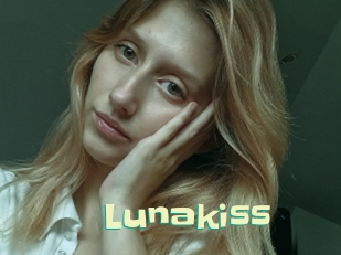Lunakiss
