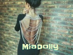 Mia_Dolly