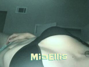 Mia_Ellis
