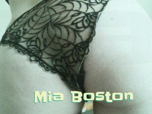 Mia_Boston