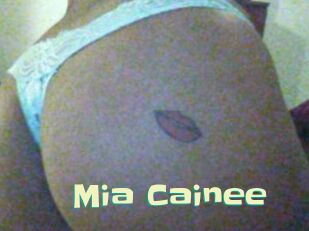 Mia_Cainee