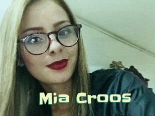Mia_Croos