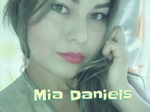 Mia_Daniels