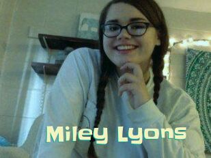 Miley_Lyons