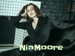 NiaMoore Wanna Meet