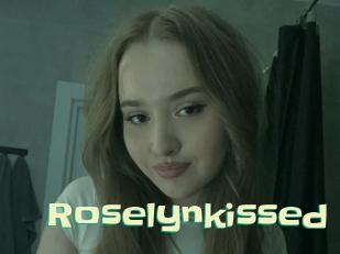 Roselynkissed